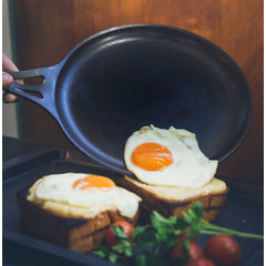 Mastering non-stick cooking with seasoned iron