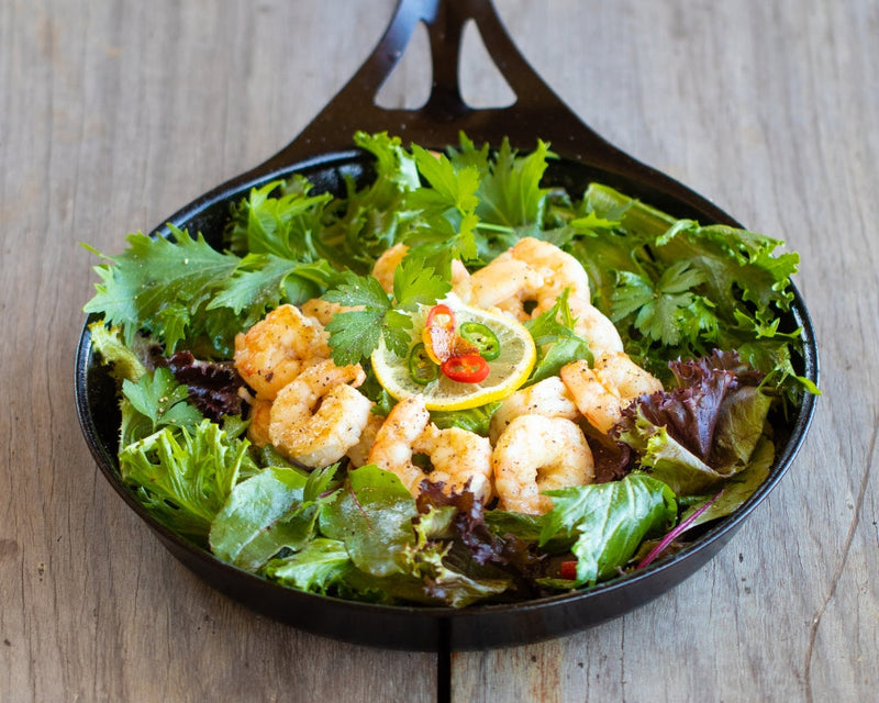 Hot garlic and lemon prawn salad