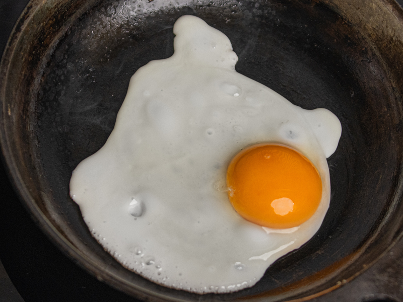 How to Fry Eggs in Seasoned Iron